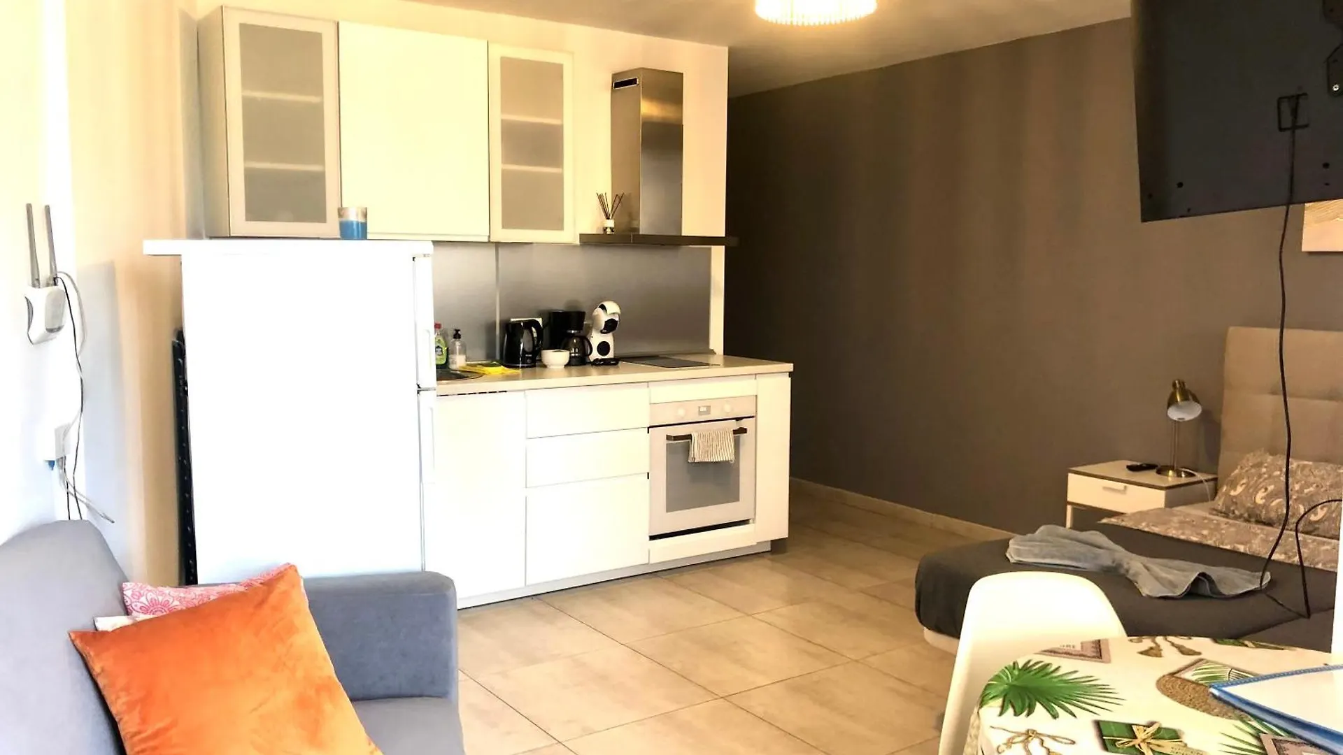 Sunny Escape, Parque Santiago 2 Apartment Arona