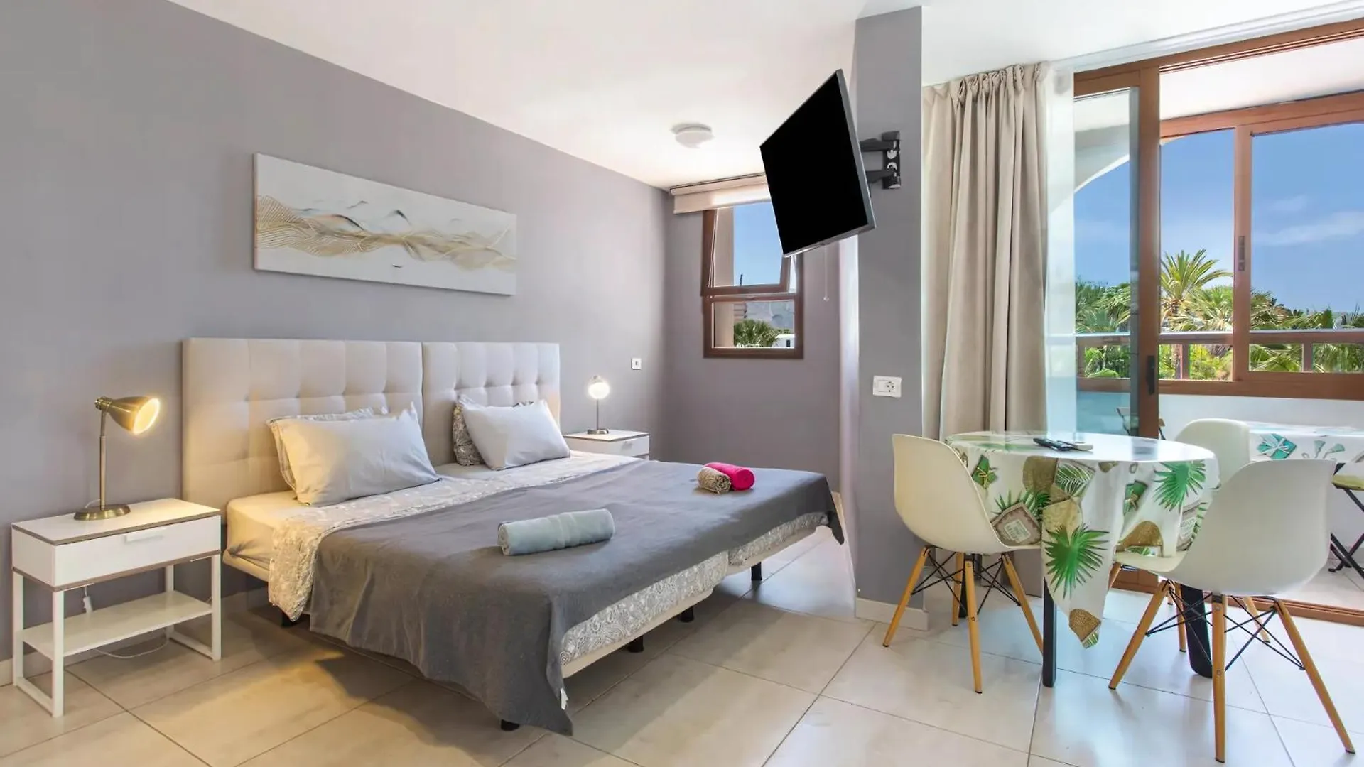 Sunny Escape, Parque Santiago 2 Apartment Arona