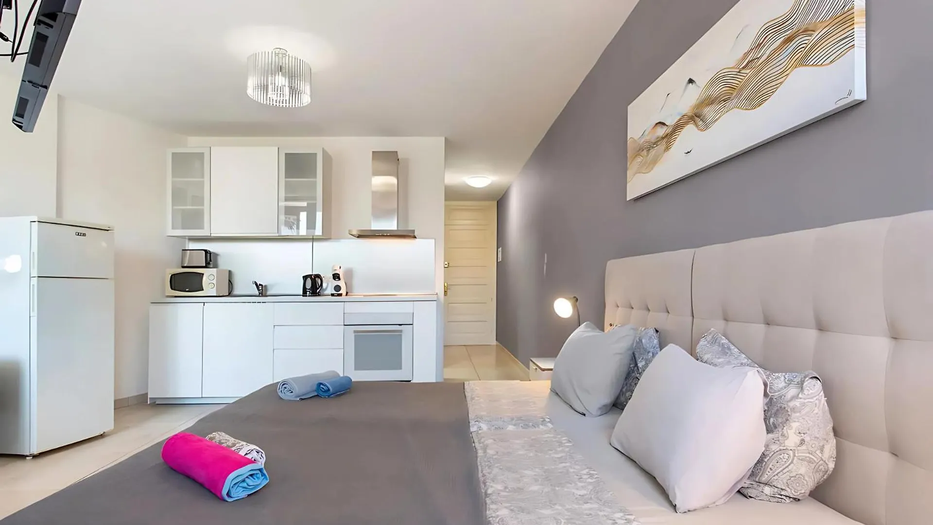 Sunny Escape, Parque Santiago 2 Apartment Arona